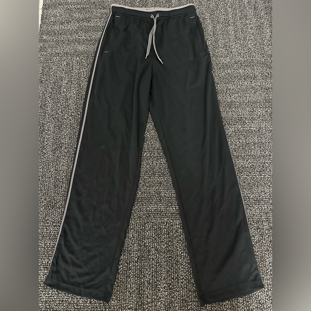 Men’s black track pants Sz M